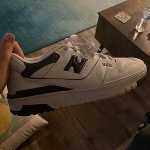 New Balance 550 White & Navy
Women's White with Dark Mercury Size 9